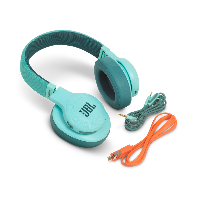 JBL E55BT - Teal - Wireless over-ear headphones - Detailshot 5 image number null
