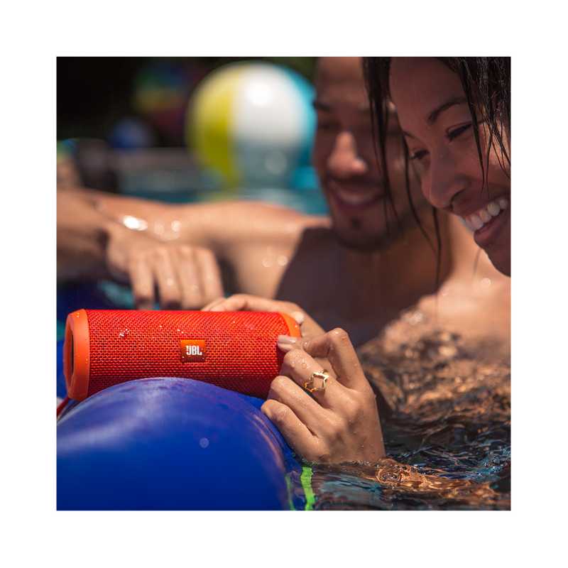 JBL Flip 3 - Red - Splashproof portable Bluetooth speaker with powerful sound and speakerphone technology - Detailshot 6 image number null