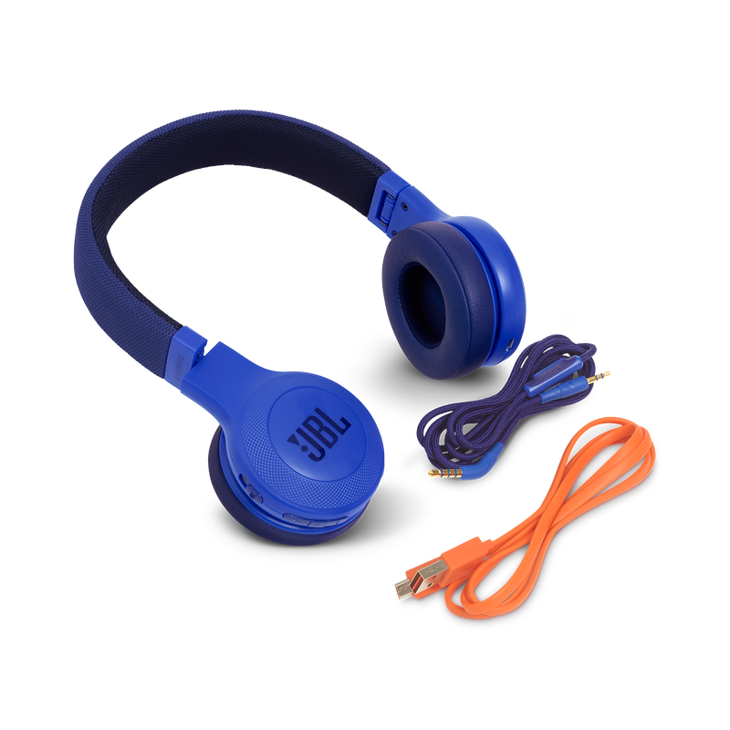 JBL E45BT - Blue - Wireless on-ear headphones - Detailshot 4 image number null