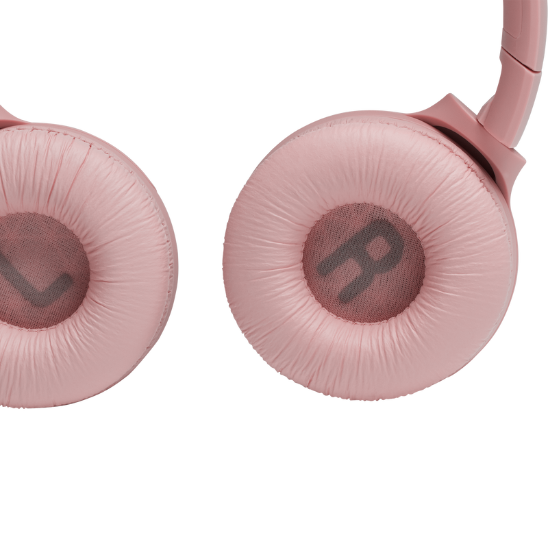 JBL Tune 560BT - Pink - Wireless on-ear headphones - Detailshot 2 image number null