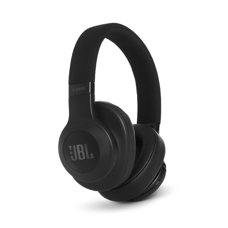 JBL E55BT - Black - Wireless over-ear headphones - Detailshot 2 image number null
