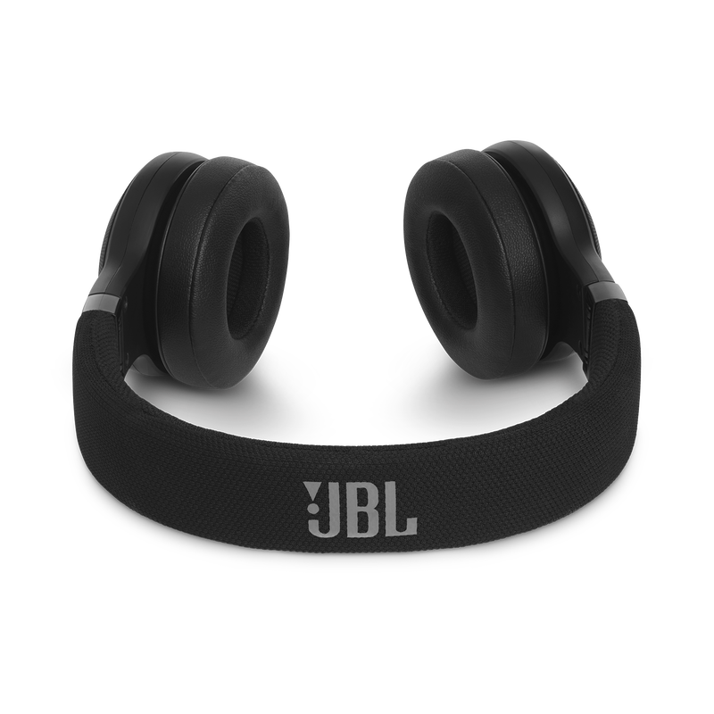 JBL E45BT - Black - Wireless on-ear headphones - Detailshot 3 image number null